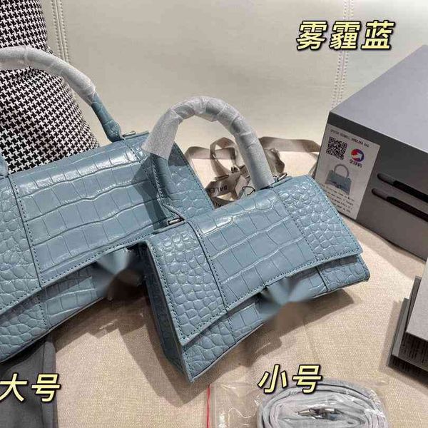 luxury handbags and storage designer bags 2021 new large 22.13 haze blue leather crescent single shoulder messenger hand
luxury handbags and storage designer bags 2021 new large 22.13 haze blue leather crescent single shoulder messenger hand