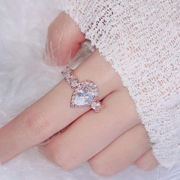 cluster rings europe & american original design cz 925 silver water drop ring for women engagement marriage diy fine jewelry gifts, Golden;silver
cluster rings europe & american original design cz 925 silver water drop ring for women engagement marriage diy fine jewelry gifts, Golden;silver