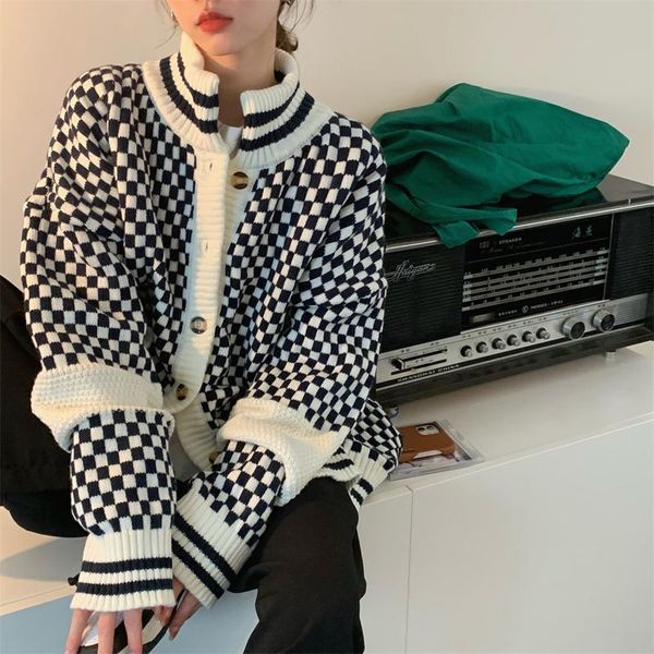 women's sweaters plaid vintage korean fashion sweet ins single breasted autumn winter clothes women warm soft cardigans 2021, White;black
women's sweaters plaid vintage korean fashion sweet ins single breasted autumn winter clothes women warm soft cardigans 2021, White;black
