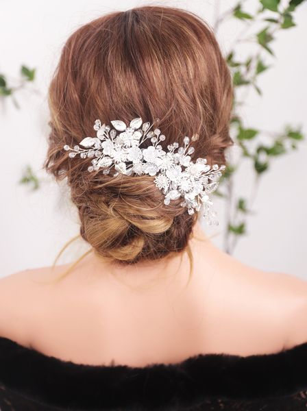 2021 new arrival wedding silver rhinestones leaf hair comb hair accessories with crystal rhinestones for women
2021 new arrival wedding silver rhinestones leaf hair comb hair accessories with crystal rhinestones for women