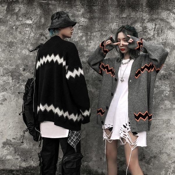 men's sweaters 2021 autumn cardigan sweater male v-neck color matching wave pattern knit pull homme korean, White;black
men's sweaters 2021 autumn cardigan sweater male v-neck color matching wave pattern knit pull homme korean, White;black