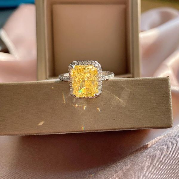 cluster rings s925 sterling silver jewelry high carbon diamond ring radiant cut rectangle wedding girls' day gift, Golden;silver
cluster rings s925 sterling silver jewelry high carbon diamond ring radiant cut rectangle wedding girls' day gift, Golden;silver