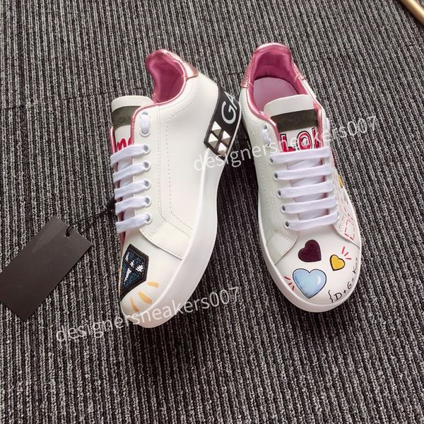 2021 designer woman man sneakers casual shoes leather calfskin sneaker technical knit women platform sport shoe blue grey trainers size35-45, Black
2021 designer woman man sneakers casual shoes leather calfskin sneaker technical knit women platform sport shoe blue grey trainers size35-45, Black