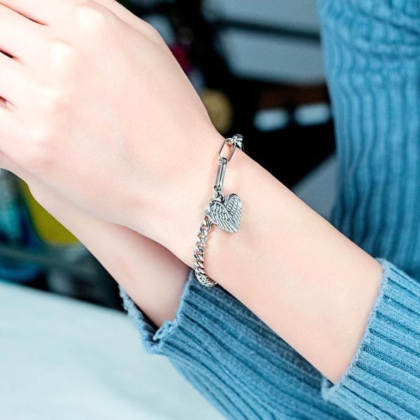 charm bracelets versatile accessories fashion women's titanium steel rose plated gold bracelet simple personalized, Golden;silver
charm bracelets versatile accessories fashion women's titanium steel rose plated gold bracelet simple personalized, Golden;silver