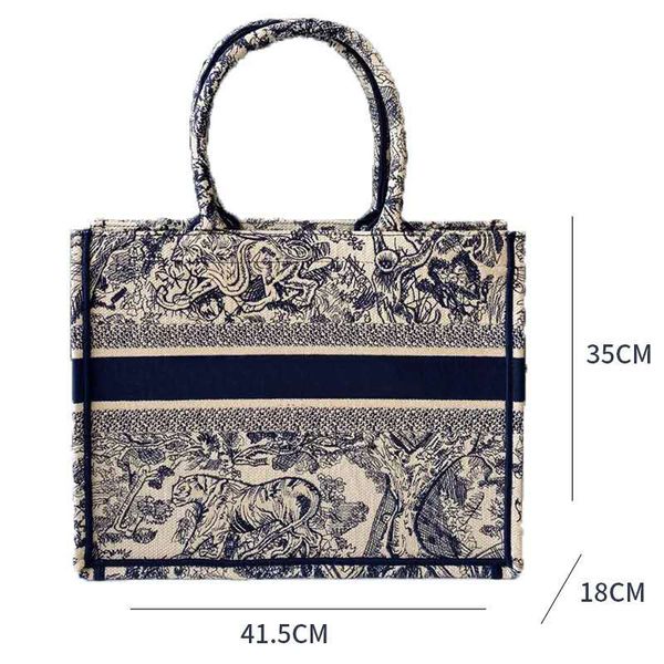 handbags embroidered tiger pattern large capacity luxury big brand shopping bag handbag handbag handmade double-sided flower
handbags embroidered tiger pattern large capacity luxury big brand shopping bag handbag handbag handmade double-sided flower