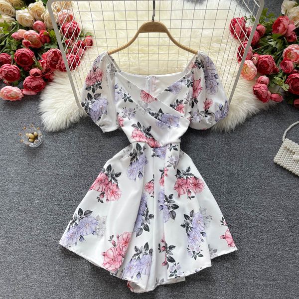 european american holiday style printed jumpsuit women's pleated slim short puff sleeve wide-leg pants gk798 210506, Black;white
european american holiday style printed jumpsuit women's pleated slim short puff sleeve wide-leg pants gk798 210506, Black;white