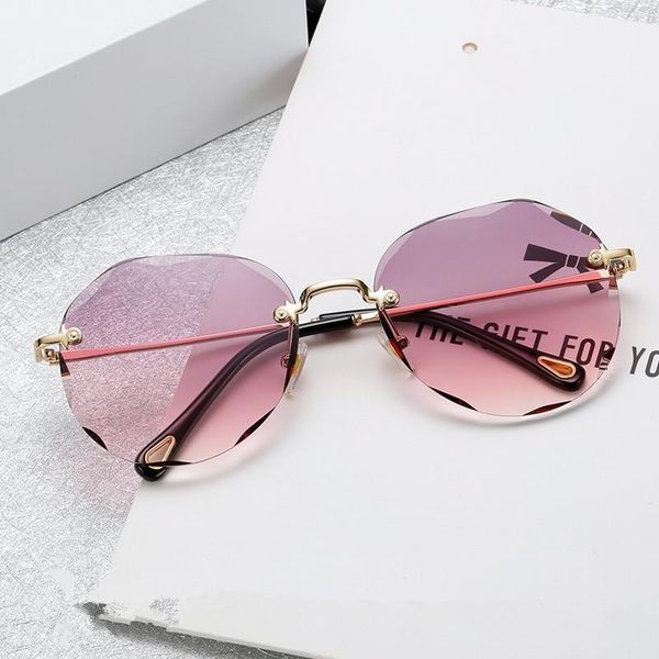 frameless sunglasses trend metal toad design glasses men's and women's fashion personalized travel uv, White;black
frameless sunglasses trend metal toad design glasses men's and women's fashion personalized travel uv, White;black