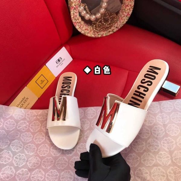 2021 new summer big letter flat slippers korean version versatile wear m-shaped slippers size flat shoes zlh, Black
2021 new summer big letter flat slippers korean version versatile wear m-shaped slippers size flat shoes zlh, Black