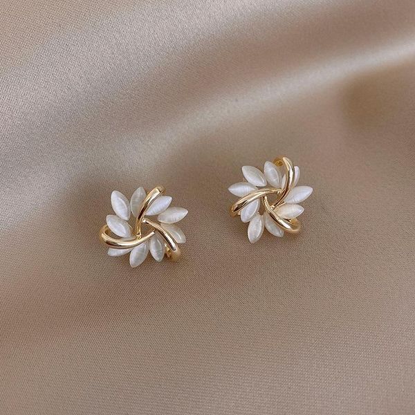 stud fashion opal flower earrings for women 2021 elegant jewelry female trendy delicate sweet ear studs dropship, Golden;silver
stud fashion opal flower earrings for women 2021 elegant jewelry female trendy delicate sweet ear studs dropship, Golden;silver