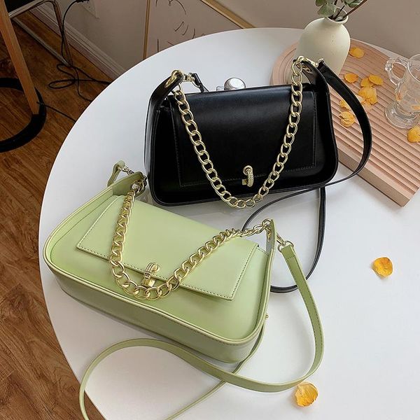shoulder bags niche design handbag 2021 fashion messenger bag high-end chain underarm square dual-use width: 26cm
shoulder bags niche design handbag 2021 fashion messenger bag high-end chain underarm square dual-use width: 26cm