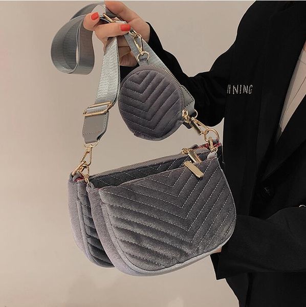 wholesale women shoulder bag winter solid color fashion flannel handbag street trend striped womens handbags simple multifunctional leather, Black;red
wholesale women shoulder bag winter solid color fashion flannel handbag street trend striped womens handbags simple multifunctional leather, Black;red
