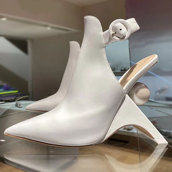 dress shoes womens pointy toe genuine leather a big pearl strange fretwork high heel pumps slingbacks black white luxury plus 9slf
dress shoes womens pointy toe genuine leather a big pearl strange fretwork high heel pumps slingbacks black white luxury plus 9slf