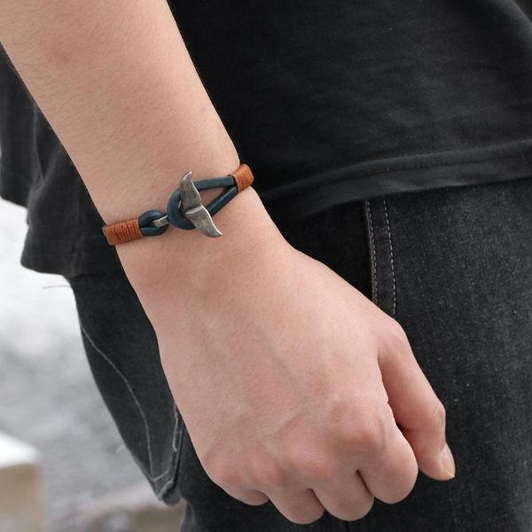 charm bracelets bluestar 2021 fashion design punk men metal bracelet black leather woven anchor wild for gift, Golden;silver
charm bracelets bluestar 2021 fashion design punk men metal bracelet black leather woven anchor wild for gift, Golden;silver