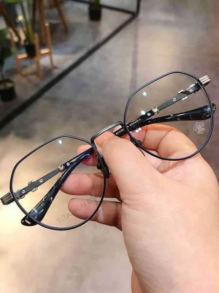 design sunglasses eyeglass frame retro men and women big face pure titanium super can matched with anti-blue light, White;black
design sunglasses eyeglass frame retro men and women big face pure titanium super can matched with anti-blue light, White;black