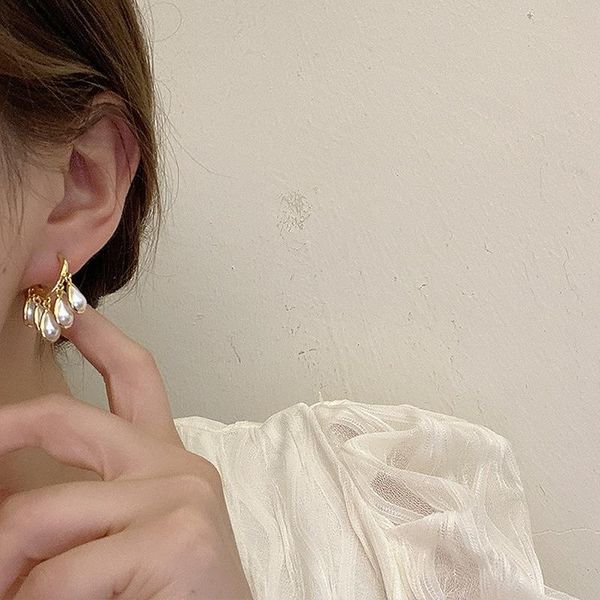 hoop & huggie 2021 elegant natural pearls tassel gold plated metal buckle circle earrings for women jewelry exquisite small, Golden;silver
hoop & huggie 2021 elegant natural pearls tassel gold plated metal buckle circle earrings for women jewelry exquisite small, Golden;silver