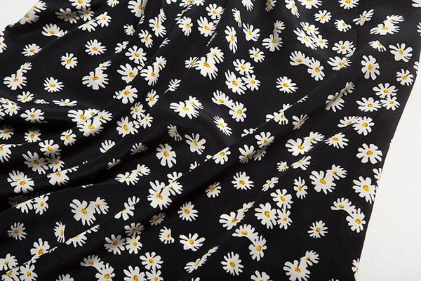 skirt 2021 re california niche bloggers with the same french retro daisy printed mulberry silk skirt, Black
skirt 2021 re california niche bloggers with the same french retro daisy printed mulberry silk skirt, Black