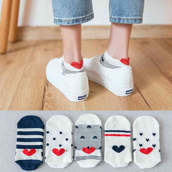 5 pairs lot cotton women socks female casual boat 3d pack cartoon harajuku unicron cat cute invisiable funny girl ankle sock set, Black;white 
5 pairs lot cotton women socks female casual boat 3d pack cartoon harajuku unicron cat cute invisiable funny girl ankle sock set, Black;white