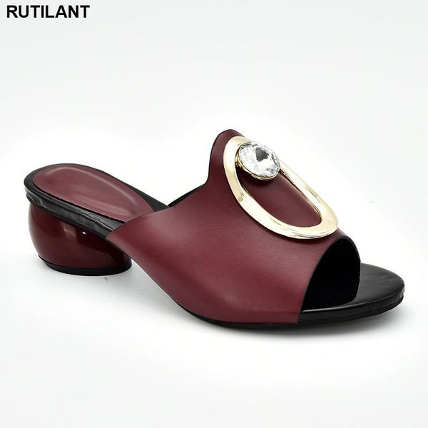 dress shoes 2021 luxury women designers ladies sandals with heels pumps shoe decorated rhinestone italian elegant, Black
dress shoes 2021 luxury women designers ladies sandals with heels pumps shoe decorated rhinestone italian elegant, Black