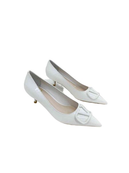 women's formal shoes yidai warren v family high single pointed thin heels black v-button fashion autumn leather professional shoes
women's formal shoes yidai warren v family high single pointed thin heels black v-button fashion autumn leather professional shoes
