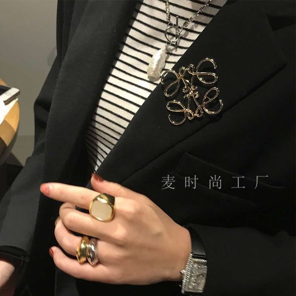 fashion letters hollow luo yw brooch net red same coat chest buckle brass gilt gold jewelry women, Gray
fashion letters hollow luo yw brooch net red same coat chest buckle brass gilt gold jewelry women, Gray