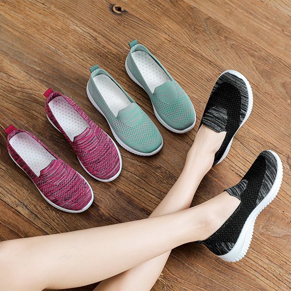old beijing cloth shoes women flat bottom breathable rivers and lakes wholesale
old beijing cloth shoes women flat bottom breathable rivers and lakes wholesale