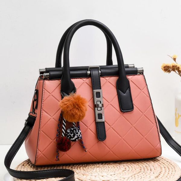 new checkered hand bags european american fashion mother handbag metal lock shoulder bag stereotyped messenger bag
new checkered hand bags european american fashion mother handbag metal lock shoulder bag stereotyped messenger bag