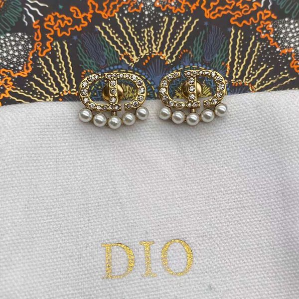 designer jewelry 2021 new letter inlaid rhinestone pearl female family net red same earrings, Silver
designer jewelry 2021 new letter inlaid rhinestone pearl female family net red same earrings, Silver