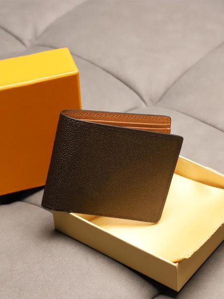 luxury designer designs men's short wallet fashion card bag with box and dust cloth wallets, Red;black
luxury designer designs men's short wallet fashion card bag with box and dust cloth wallets, Red;black
