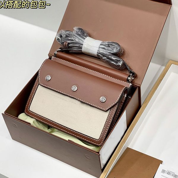 literary retro women single shoulder bag messenger envelope postman bags autumn versatile new products canvas and cowhide are spliced togeth
literary retro women single shoulder bag messenger envelope postman bags autumn versatile new products canvas and cowhide are spliced togeth