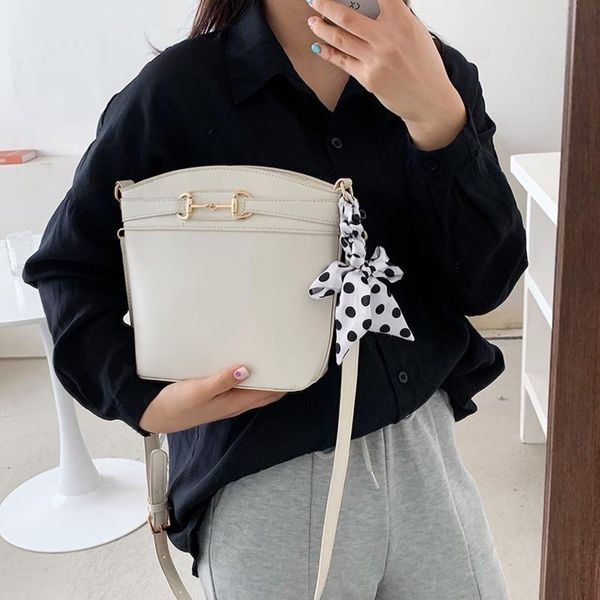 bag girl 2021 small fragrance single shoulder bucket bag pure color msenger 
bag girl 2021 small fragrance single shoulder bucket bag pure color msenger