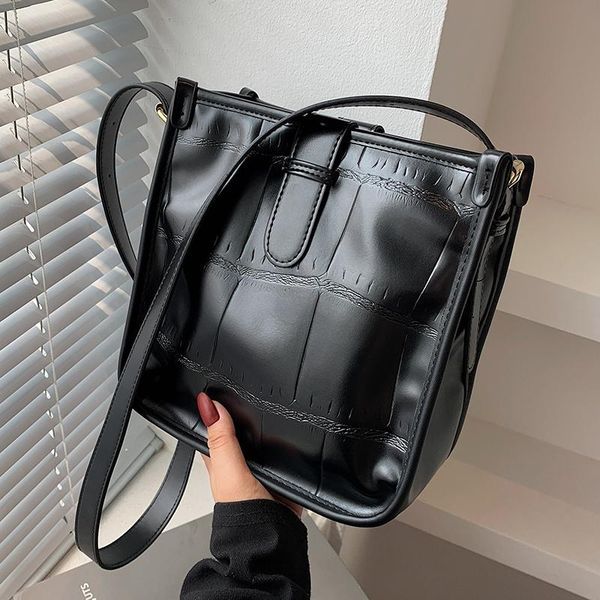 evening bags women small shoulder messenger designer ladies handbags crossbody fashion female purses casual bucket bag
evening bags women small shoulder messenger designer ladies handbags crossbody fashion female purses casual bucket bag