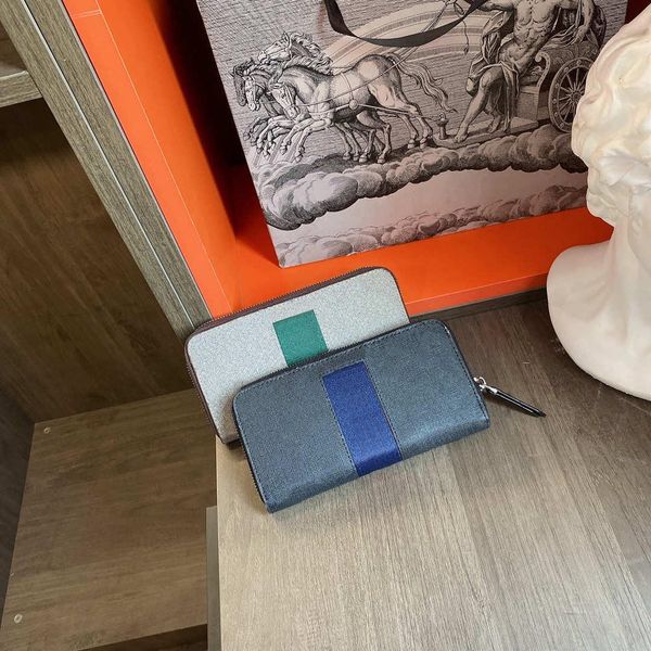 2021 wholesale pvc fabric zipper opening wallets hand bag high-quality long design women's wallet classic letter printing purses size:2, Red;black
2021 wholesale pvc fabric zipper opening wallets hand bag high-quality long design women's wallet classic letter printing purses size:2, Red;black