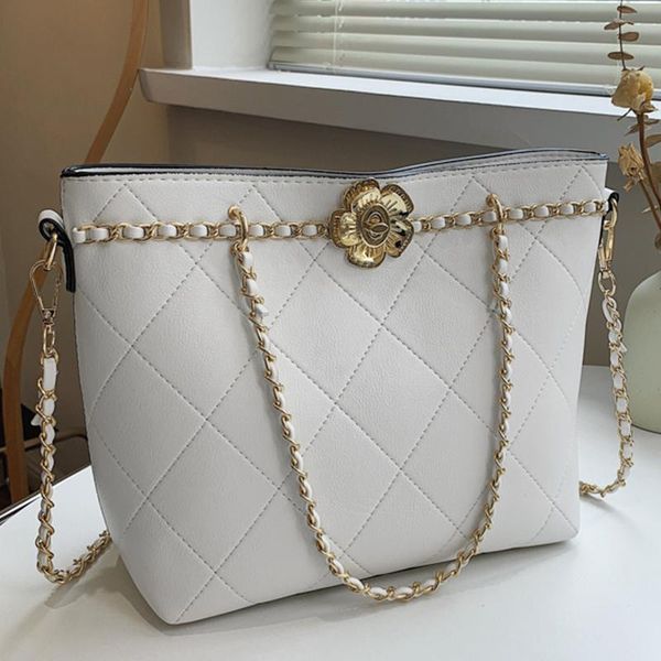 evening bags fashion plaid shoulder bag women's 2021 chain pu leather large capacity handbag lady designer simple messenger
evening bags fashion plaid shoulder bag women's 2021 chain pu leather large capacity handbag lady designer simple messenger