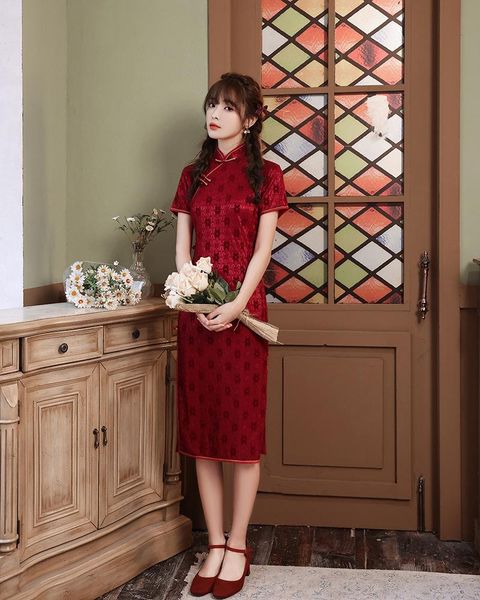 chinese dress young girl fashion atmosphere daily slim slimming short-sleeved mid-length lace cheongsam ethnic clothing, Red
chinese dress young girl fashion atmosphere daily slim slimming short-sleeved mid-length lace cheongsam ethnic clothing, Red