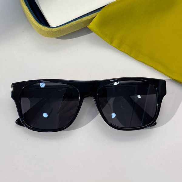sunglasses for men and women summer style 0641 anti-ultraviolet retro plate square full frame fashion eyeglasses random box, White;black
sunglasses for men and women summer style 0641 anti-ultraviolet retro plate square full frame fashion eyeglasses random box, White;black