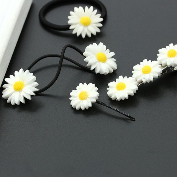 little fresh daisy flower hairpin new hair accessories temperament hair circle hair rope accessories, Black
little fresh daisy flower hairpin new hair accessories temperament hair circle hair rope accessories, Black