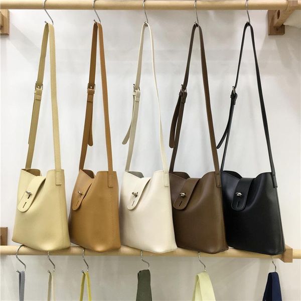 evening bags large-capacity bucket bag female net red texture messenger simple and versatile shoulder
evening bags large-capacity bucket bag female net red texture messenger simple and versatile shoulder