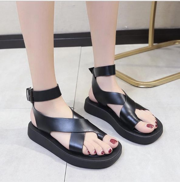 sandals women summer beach fashion flats shoe 2021 sandal non-slip thick bottom buckle black white roman
sandals women summer beach fashion flats shoe 2021 sandal non-slip thick bottom buckle black white roman