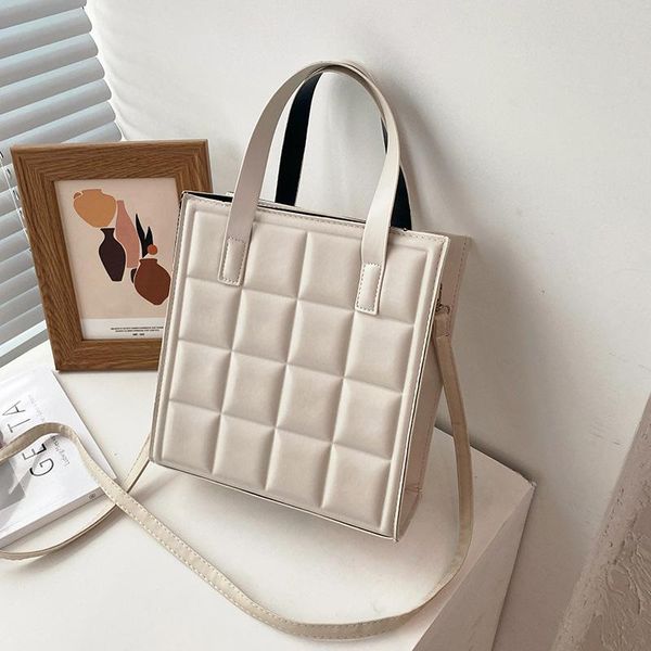 shoulder bags 2021 autumn/winter fashion handbag women's single rhomb diagonal small square bag
shoulder bags 2021 autumn/winter fashion handbag women's single rhomb diagonal small square bag
