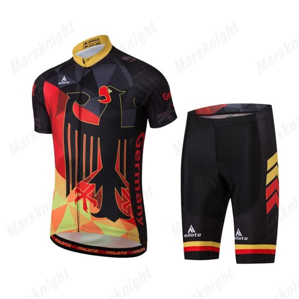 racing sets men's clothing pro team summer cycling jersey set bicycle breathable men short sleeve shirt mtb sportswear bib shorts, Black;blue
racing sets men's clothing pro team summer cycling jersey set bicycle breathable men short sleeve shirt mtb sportswear bib shorts, Black;blue