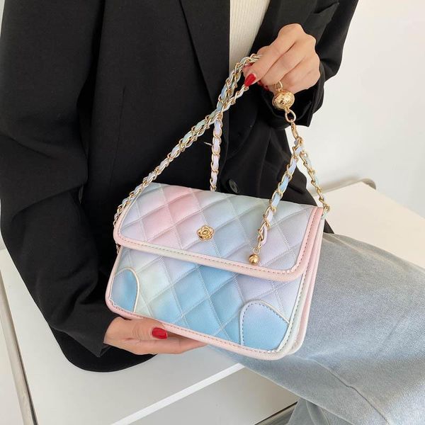 evening bags fashion gradient design small lingge pu leather crossbody bag for women 2021 female summer chain luxury trendy shoulder handbag
evening bags fashion gradient design small lingge pu leather crossbody bag for women 2021 female summer chain luxury trendy shoulder handbag