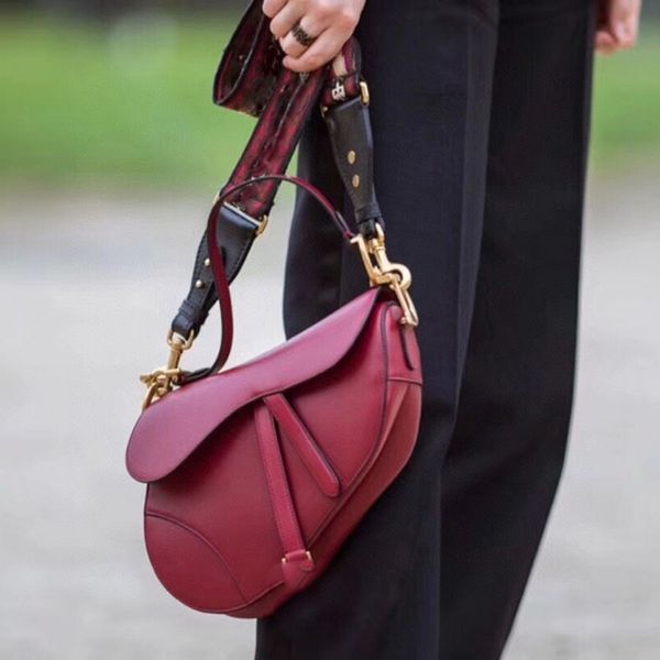 design handbag yiyi's saddle bag head one shoulder messenger bag leather handbag
design handbag yiyi's saddle bag head one shoulder messenger bag leather handbag