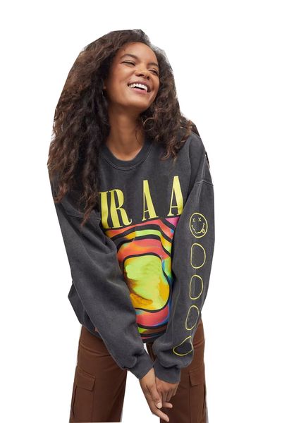 designer pullover hoodie round upper body soft fabric comfortable design sense, suitable for young people, Black
designer pullover hoodie round upper body soft fabric comfortable design sense, suitable for young people, Black
