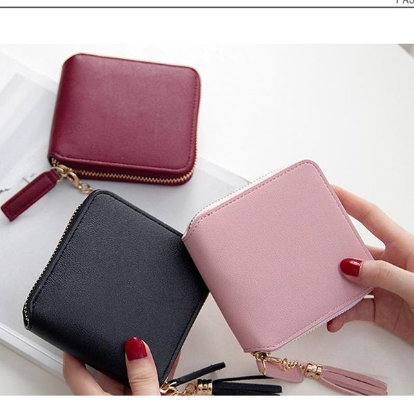 classic brown flower design short wallet men women real leather single zipper coin purse with gift box send a wallets, Red;black
classic brown flower design short wallet men women real leather single zipper coin purse with gift box send a wallets, Red;black