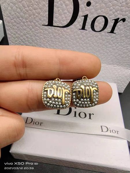 2021 luxury designer jewelry earrings net red same fashion temperament pearl letter jewelry small fresh super flash hook tide, Silver
2021 luxury designer jewelry earrings net red same fashion temperament pearl letter jewelry small fresh super flash hook tide, Silver