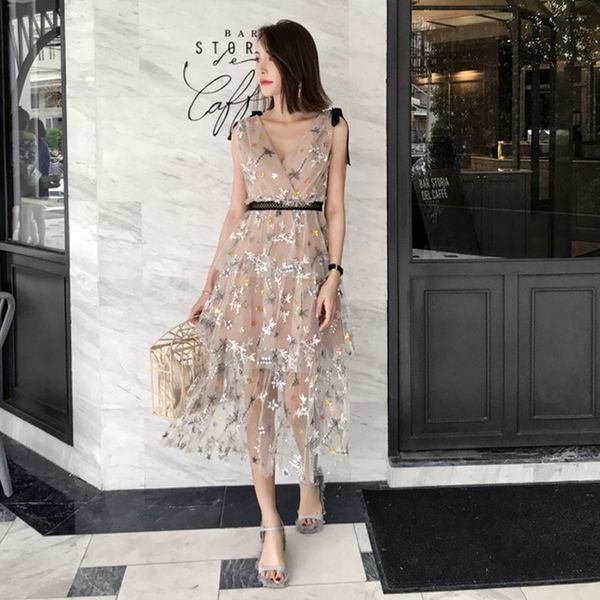 high-end v-neck sleeveless sequined floral embroidery mesh pleated maxi dress summer desinger self portrait 210525, Black;gray
high-end v-neck sleeveless sequined floral embroidery mesh pleated maxi dress summer desinger self portrait 210525, Black;gray