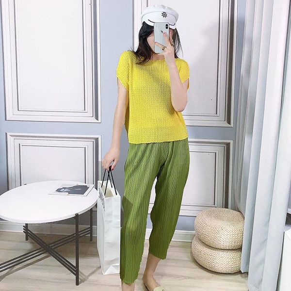 women's pants & capris women summer 2021 elastic miyake pleated solid colour casual large size black thin trousers mid-calf length, Black;white
women's pants & capris women summer 2021 elastic miyake pleated solid colour casual large size black thin trousers mid-calf length, Black;white