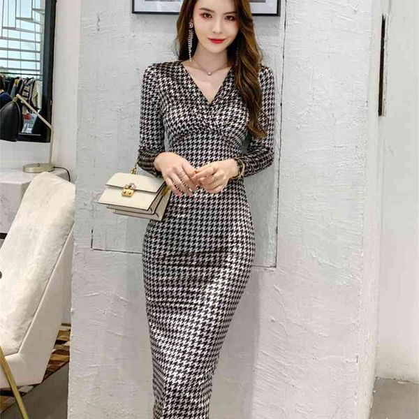autumn/winter femininity v collared glides slim long-sleeved tight bag hip dress office lady polyester 210603, Black;gray
autumn/winter femininity v collared glides slim long-sleeved tight bag hip dress office lady polyester 210603, Black;gray