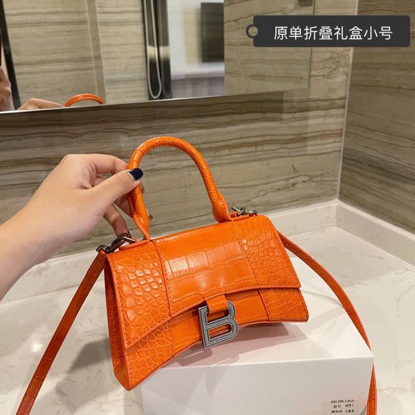 balencaiga luxurys designers bag 2021 new hourglass portable messenger crocodile leather women's dumpling bag ysj
balencaiga luxurys designers bag 2021 new hourglass portable messenger crocodile leather women's dumpling bag ysj