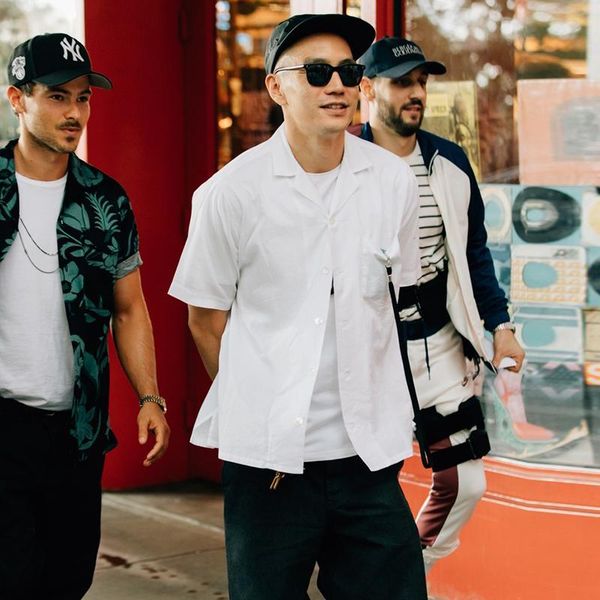 men's casual shirts summer star street po with cuban lapel white short-sleeved shirt jacket pocket, White;black
men's casual shirts summer star street po with cuban lapel white short-sleeved shirt jacket pocket, White;black